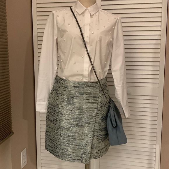 CHARTER Club size M, white button down shirt, cotton and polyester mix. - Picture 4 of 17